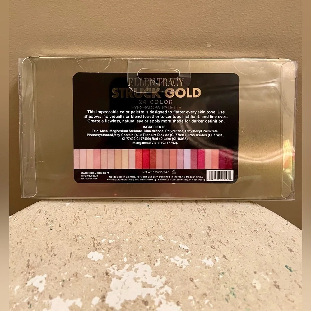 Ellen Tracy Struck Gold 24 color eyeshadow palette